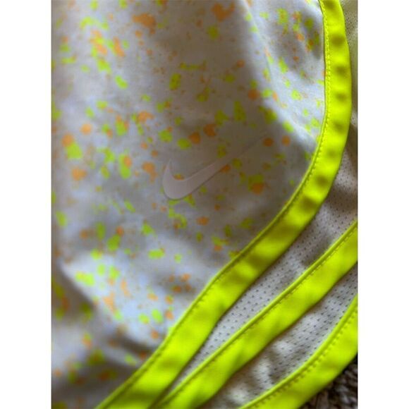 Nike Women's Dri-Fit Tempo Running Shorts Yellow Speckled Size S - Picture 2 of 4